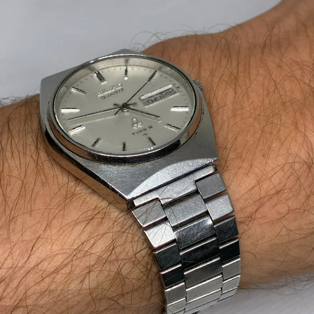 Seiko Type II 7123-7000 Quartz Men Watch Silver  Day Date-Working!